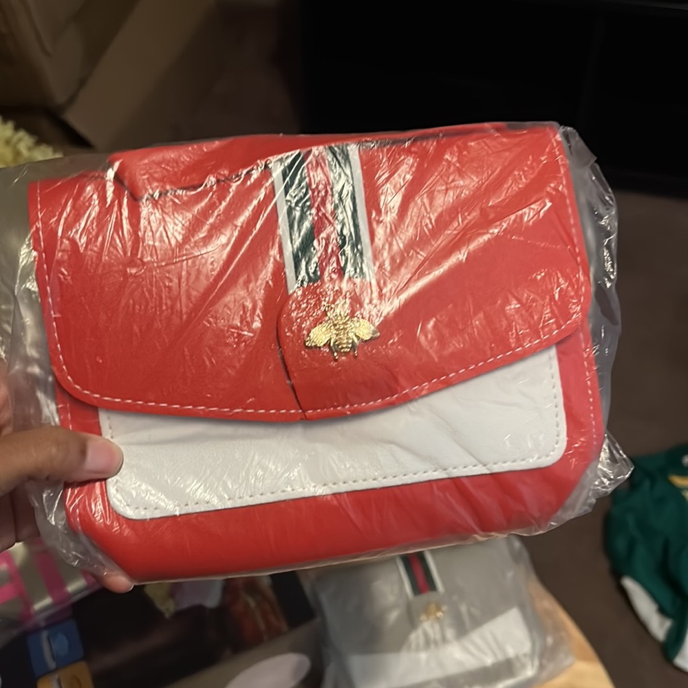 PURSES - Picture 4 of 4